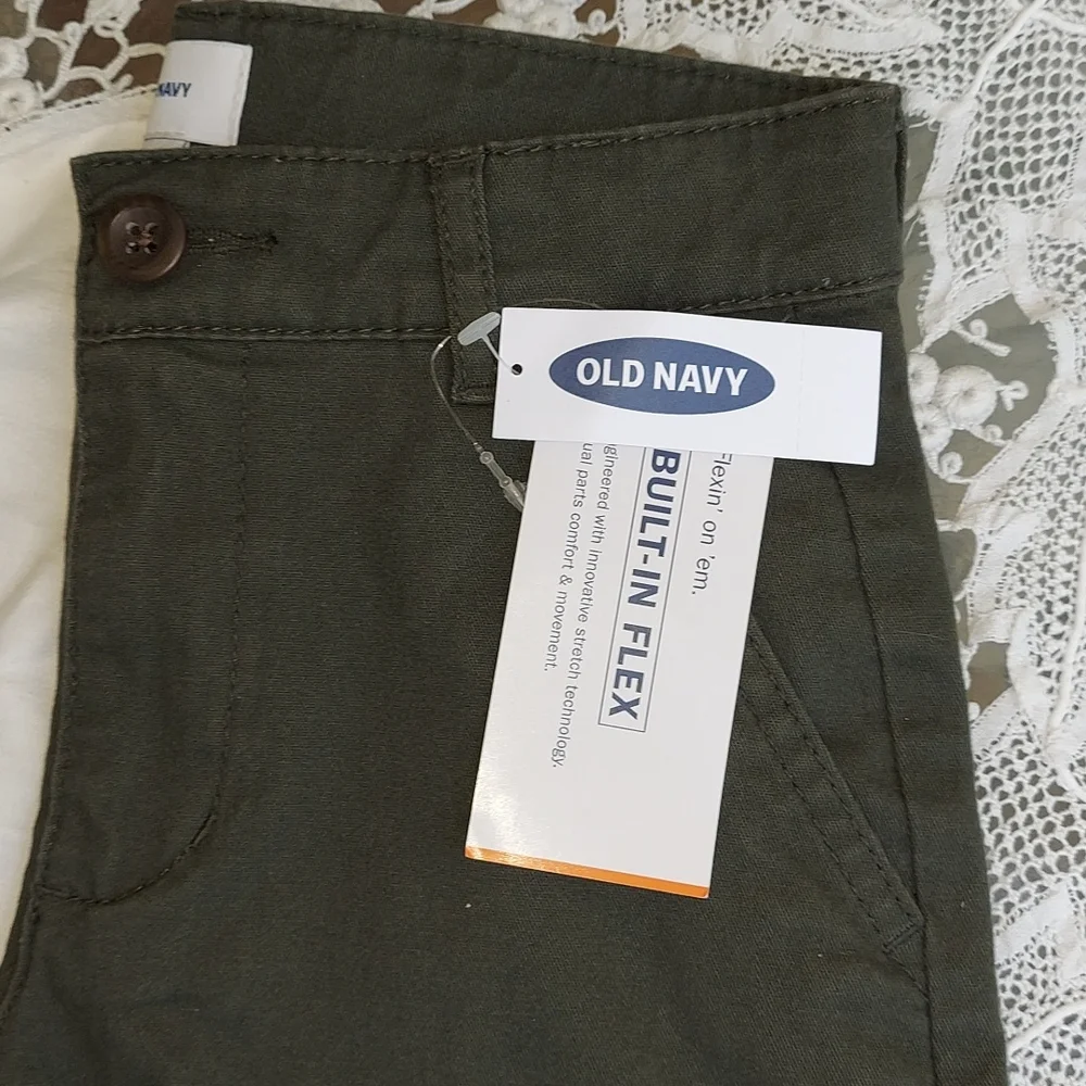 Old Navy Olive Green Boys Built in Flex 